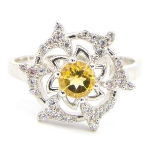 Серебряное кольцо 925 пробы 3,14 гр. с цитрином из США и цирконами 0,93 карат