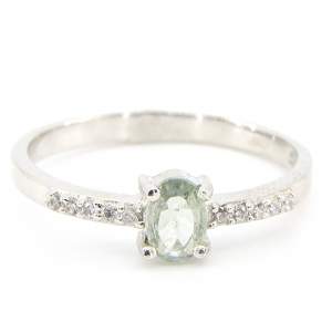 Серебряное кольцо 925 пробы 1,87 гр. с индийским александритом и цирконами 0,61 карат