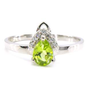 Серебряное кольцо 925 пробы 1,98 гр. с египетским хризолитом и цирконами 0,76 карат