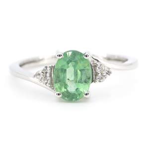 Серебряное кольцо 925 пробы 2,07 гр. с бразильским зеленым кианитомом и топазами из США 1,42 карат