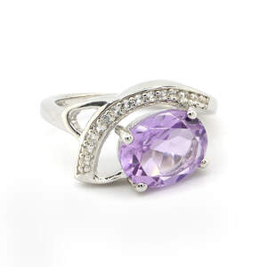 Серебряное кольцо 925 пробы 3,49 гр. с бразильским аметистом Rose de France и топазами из США 2,57 карат