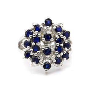 Серебряное кольцо 925 пробы 6,13 гр. с голубым шри-ланкийским сапфиром класса АААА 2,63 карат