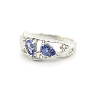 Серебряное кольцо 925 пробы 3,16 г с танзанитом Маньяра АААА и белыми топазами с США 0,87 карат