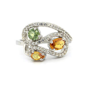 Серебряное кольцо 925 пробы 3,64 г с мультисапфиром класса АААА и белыми топазами с США 1,42 карат