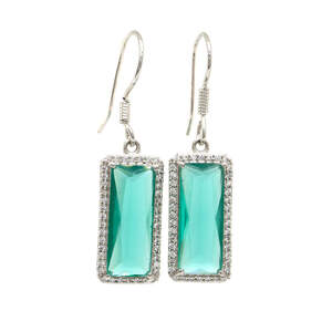 Серьги с платиновым покрытием 850 пробы с зелеными и белым кристаллами 11,16 карат