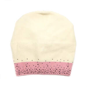 Женская шапка стиля Casual в цветовой комбинации: айвори и фрезовый с кристаллами