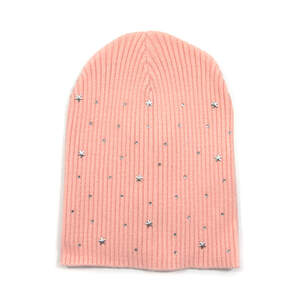 Женская шапка персикового цвета с серебряным декором