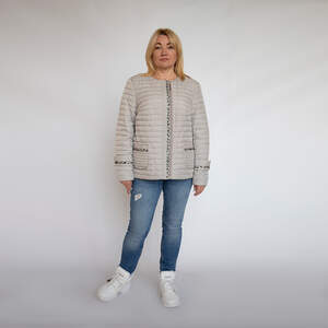 Женская куртка SHARM с анималистической цветной вставкой Ecru