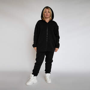 Женский спортивный костюм на флисе черного цвета