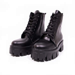 Ботинки женские из натуральной кожи черного цвета