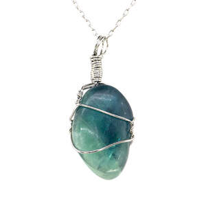 Подвеска 17,07 гр. с флюоритом в покрытии родием 70,15 карат