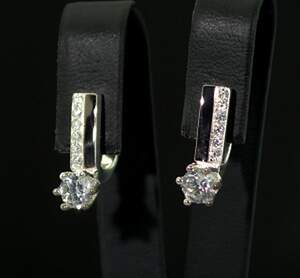 Серебряные серьги 925 пробы с золотом 375 пробы 3,43 г с белыми цирконами 2,5 карат