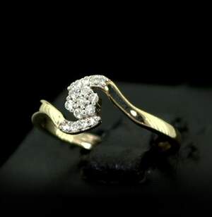 Серебряное кольцо 925 пробы 2,12 гр. с белыми африканскими Бриллиантами VVS1 0,16 карат