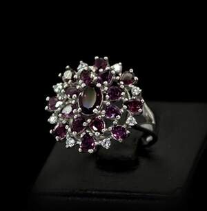 Серебряное кольцо 925 пробы 5,61 г с кенийскими Родолиты и фианитами 4,25 карат