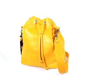 Жіноча сумка Firetto из натуральной кожи жовтого цвета Жіноча сумка Firetto из натуральной кожи жовтого цвета