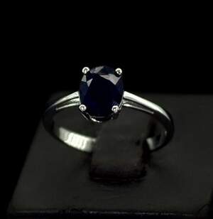 Серебряное кольцо 925 пробы 2,12 г со шри-ланкийским Сапфіром класса АААА 2,27 карат Серебряное кольцо 925 пробы 2,12 г со шри-ланкийским Сапфіром класса АААА 2,27 карат