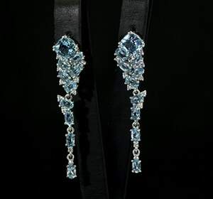 Серебряные серьги 925 пробы 7,72 г с голубыми Топазами и фианитами 9,16 карат Серебряные серьги 925 пробы 7,72 г с голубыми Топазами и фианитами 9,16 карат