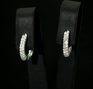 Серебряные серьги 925 пробы 1,77 г с африканскими Діамантами VVS1 0,32 карат Серебряные серьги 925 пробы 1,77 г с африканскими Діамантами VVS1 0,32 карат