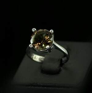 Серебряное кольцо 925 пробы 3,52 г с турецким султанитом класса АААА 3,2 карат Серебряное кольцо 925 пробы 3,52 г с турецким султанитом класса АААА 3,2 карат