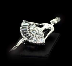 Серебряная брошь 925 пробы 10,3 г с Альпінітами и цирконами 6,8 карат