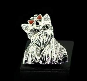 Серебряная брошь 925 пробы 11,73 г с белыми та черными цирконами 1,05 карат