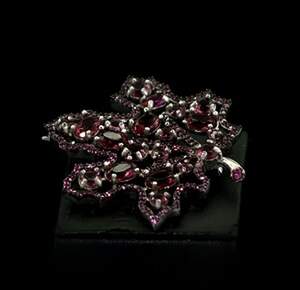 Серебряная брошь 925 пробы 7,42 г с розовыми Альпінітами и цирконами 5,8 карат