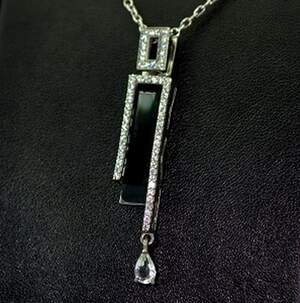 Серебряная подвеска 925 пробы 3,7 г с Кварцем и цирконами 7,7 карат