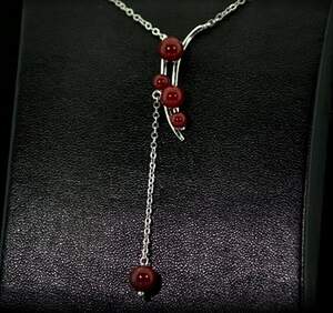 Серебряное колье 925 пробы 4,31 г с красными Коралами 3,94 карат 43-46 см
