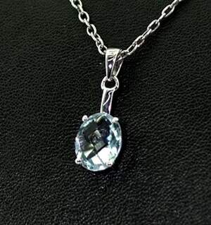 Серебряная подвеска 925 пробы 1,33 г с голубым Топазом 2,9 карат