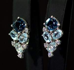 Серебряные серьги 925 пробы 6,8 г с топазами Лондон Блу, голубыми топазами та фианитами 6,06 карат Серебряные серьги 925 пробы 6,8 г с топазами Лондон Блу, голубыми топазами та фианитами 6,06 карат