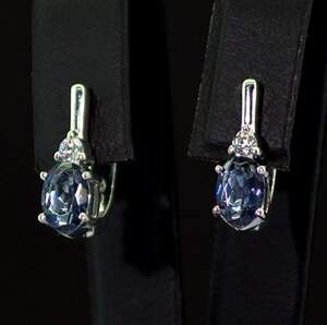 Серебряные серьги 925 пробы 3,21 г с голубыми Кварцами и фианитами 1,55 карат Серебряные серьги 925 пробы 3,21 г с голубыми Кварцами и фианитами 1,55 карат