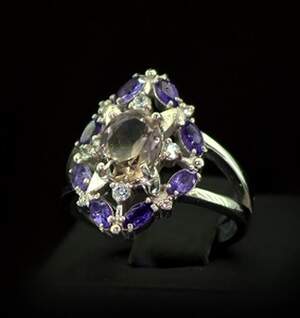 Серебряное кольцо 925 пробы 5,53 г с боливийским Аметрином, бразильскими аметистами та фианитами 3,37 карат Серебряное кольцо 925 пробы 5,53 г с боливийским Аметрином, бразильскими аметистами та фианитами 3,37 карат