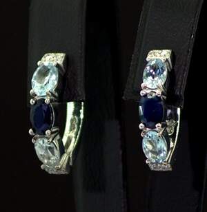 Серебряные серьги 925 пр, 4,68 г с шрі-ланк, Сапфірами АААА, голубыми топазами та фианитами 3,55 к Серебряные серьги 925 пр, 4,68 г с шрі-ланк, Сапфірами АААА, голубыми топазами та фианитами 3,55 к