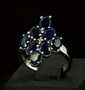 Серебряное кольцо 925 пробы 4,78 г с шри-ланкийскими Сапфірами АААА и фіанфітом 4,56 карат Серебряное кольцо 925 пробы 4,78 г с шри-ланкийскими Сапфірами АААА и фіанфітом 4,56 карат