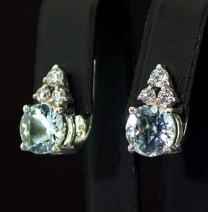 Серебряные серьги 925 пробы 4,44 г с Аквамаринами и фианитами 3,85 карат Серебряные серьги 925 пробы 4,44 г с Аквамаринами и фианитами 3,85 карат