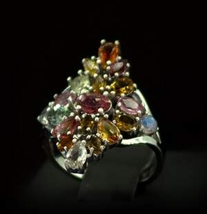 Серебряное кольцо 925 пробы 4,19 г с бразильскими Турмалінами 3 карат Серебряное кольцо 925 пробы 4,19 г с бразильскими Турмалінами 3 карат