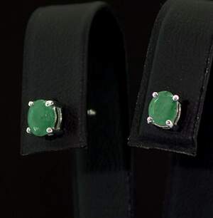 Серебряные серьги 925 пробы 0,98 гр. с бразильскими Изумрудами класса АААА 0,72 карат Серебряные серьги 925 пробы 0,98 гр. с бразильскими Изумрудами класса АААА 0,72 карат