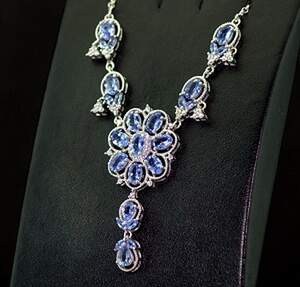 Серебряное колье 925 пробы 12,52 гр. с Танзанитами класса АААА и топазами из США 8,1 карат Серебряное колье 925 пробы 12,52 гр. с Танзанитами класса АААА и топазами из США 8,1 карат