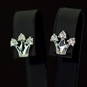 Серебряные серьги 925 пробы 2,18 гр. с белыми африканскими бриллиантами VVS1 0,04 карат Серебряные серьги 925 пробы 2,18 гр. с белыми африканскими бриллиантами VVS1 0,04 карат