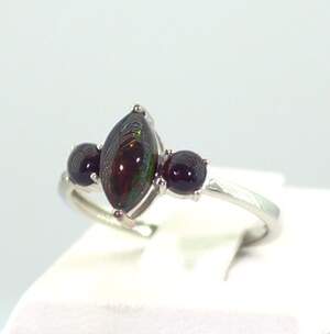 Серебряное кольцо 925 пробы 2,03 гр. с черными эфиопскими Опалами класса АААА 1,2 карат Серебряное кольцо 925 пробы 2,03 гр. с черными эфиопскими Опалами класса АААА 1,2 карат