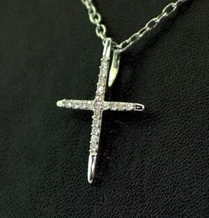 Серебряная подвеска 925 пробы 0,84 гр. с белыми африканскими бриллиантами VVS1 0,15 карат Серебряная подвеска 925 пробы 0,84 гр. с белыми африканскими бриллиантами VVS1 0,15 карат