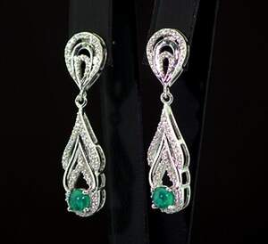 Серебряные серьги 925 пробы 6,18 гр. с зелеными эфиопскими Опалами класса АААА и топазами из США 1,93 карат Серебряные серьги 925 пробы 6,18 гр. с зелеными эфиопскими Опалами класса АААА и топазами из США 1,93 карат