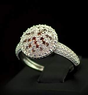 Серебряное кольцо 925 пробы 4,04 гр. с красными австралийскими Бриллиантами VVS1 0,21 карат Серебряное кольцо 925 пробы 4,04 гр. с красными австралийскими Бриллиантами VVS1 0,21 карат