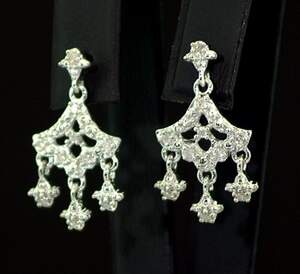 Серебряные серьги 925 пробы 3,82 гр. с белыми африканскими бриллиантами VVS1 0,24 карат Серебряные серьги 925 пробы 3,82 гр. с белыми африканскими бриллиантами VVS1 0,24 карат