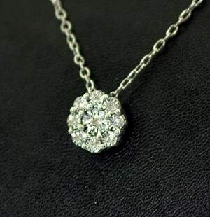 Серебряная подвеска 925 пробы 1,73 гр. с белыми африканскими бриллиантами VVS1 0,06 карат Серебряная подвеска 925 пробы 1,73 гр. с белыми африканскими бриллиантами VVS1 0,06 карат