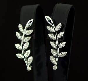 Серебряные серьги 925 пробы 6,65 гр. с белыми африканскими бриллиантами VVS1 0,02 карат Серебряные серьги 925 пробы 6,65 гр. с белыми африканскими бриллиантами VVS1 0,02 карат
