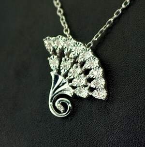 Серебряная подвеска 925 пробы 4,55 гр. с белыми африканскими бриллиантами VVS1 0,11 карат Серебряная подвеска 925 пробы 4,55 гр. с белыми африканскими бриллиантами VVS1 0,11 карат