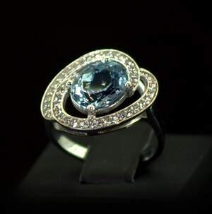Серебряное кольцо 925 пробы 4,36 г с голубым Топазом и фианитами 3,61 карат Серебряное кольцо 925 пробы 4,36 г с голубым Топазом и фианитами 3,61 карат