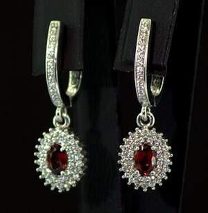Серебряные серьги 925 пробы 5,51 г с Гранатами и фианитами 2,24 карат Серебряные серьги 925 пробы 5,51 г с Гранатами и фианитами 2,24 карат