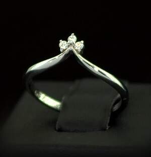 Серебряное кольцо 925 пробы 1,04 г с Діамантами Кр 57 D/VVS1 0,04 карат Серебряное кольцо 925 пробы 1,04 г с Діамантами Кр 57 D/VVS1 0,04 карат